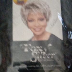 Foxy Silver Gail Wig